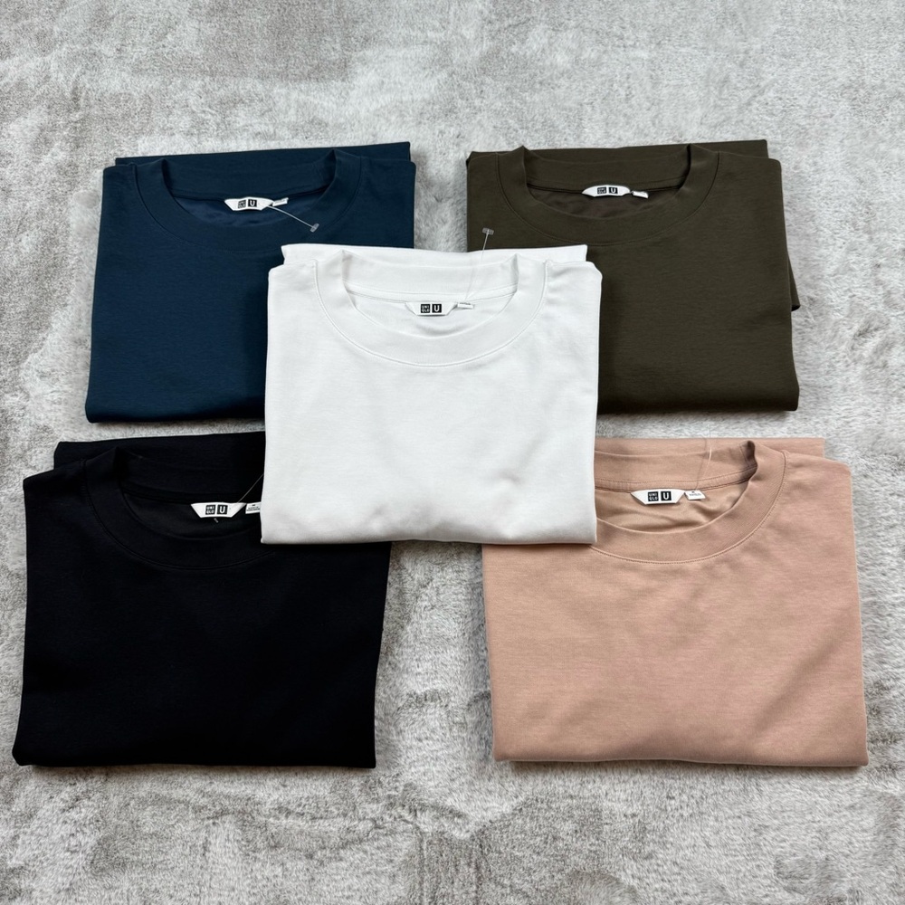 SOLD Uniqlo set of 5 AIRsm t shirts men’s size M multicolor heavyweight mix